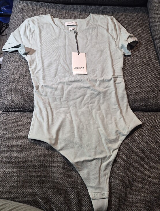 Aritzia Tops - Aritzia Casual Contour Crewneck Bodysuit